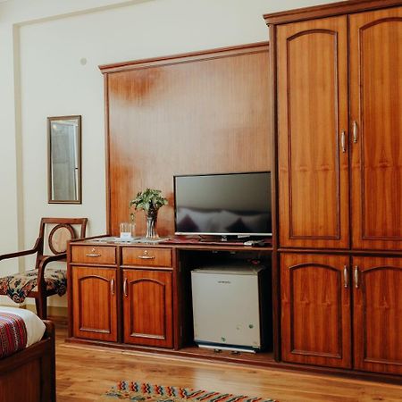 Tise Hotel Катманду Экстерьер фото