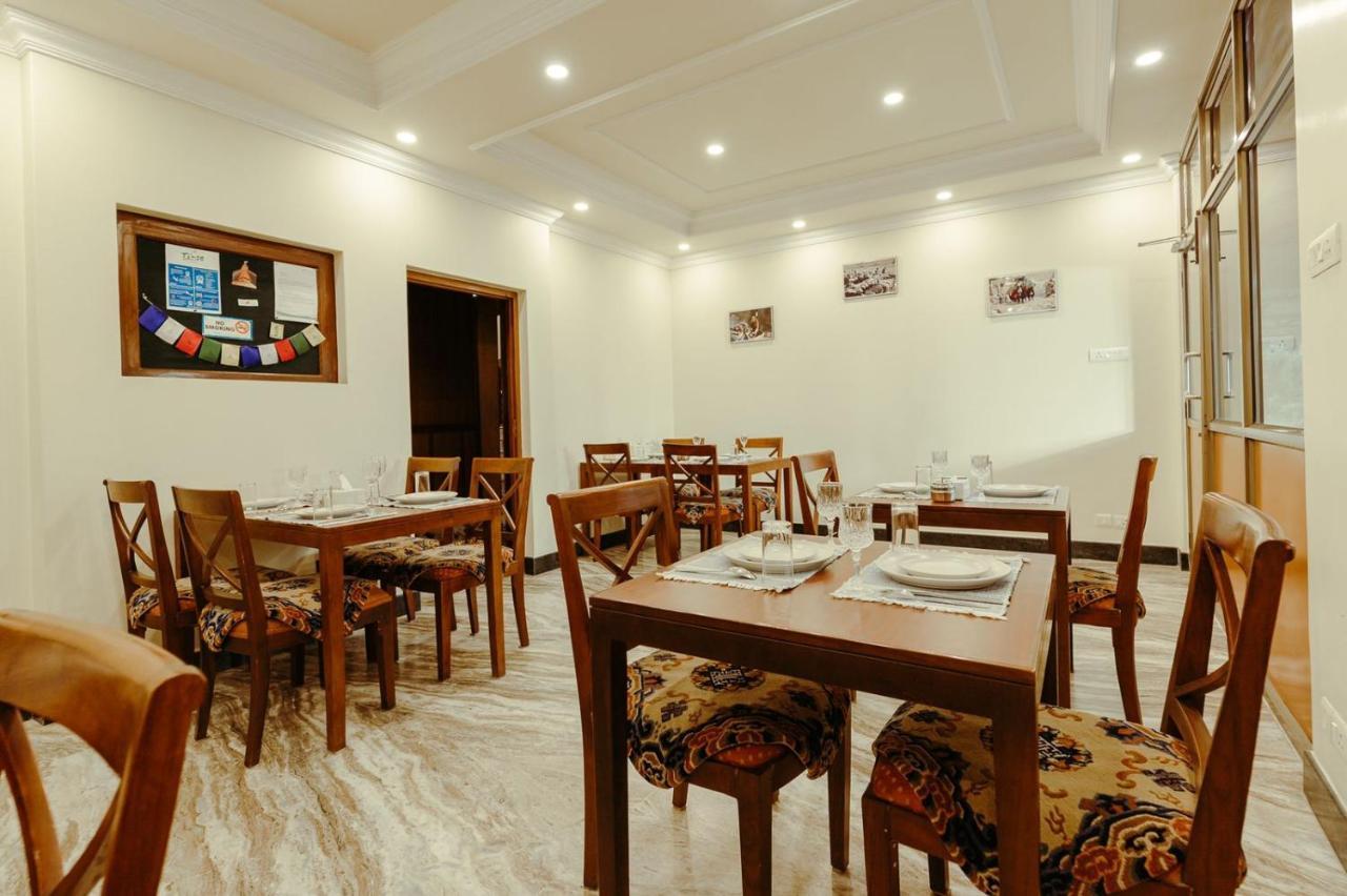 Tise Hotel Катманду Экстерьер фото