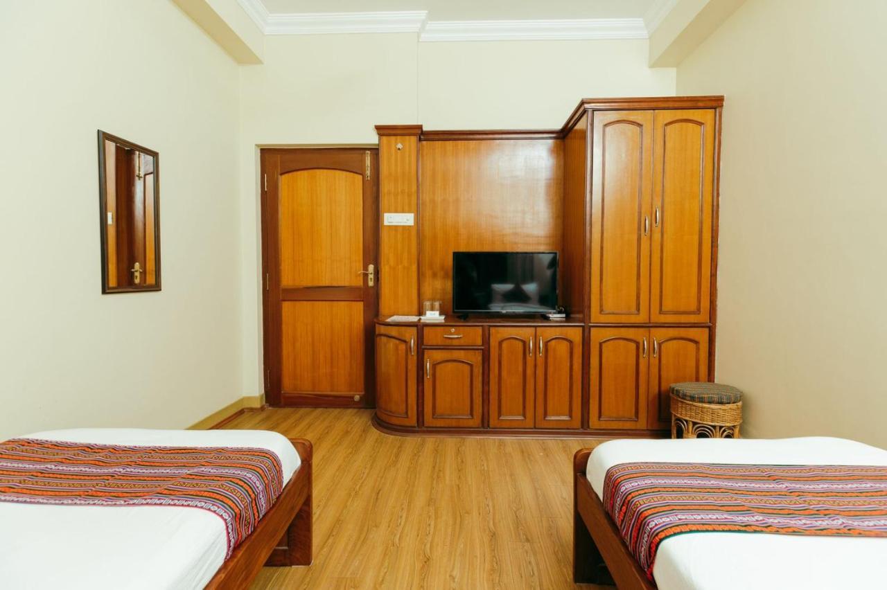 Tise Hotel Катманду Экстерьер фото