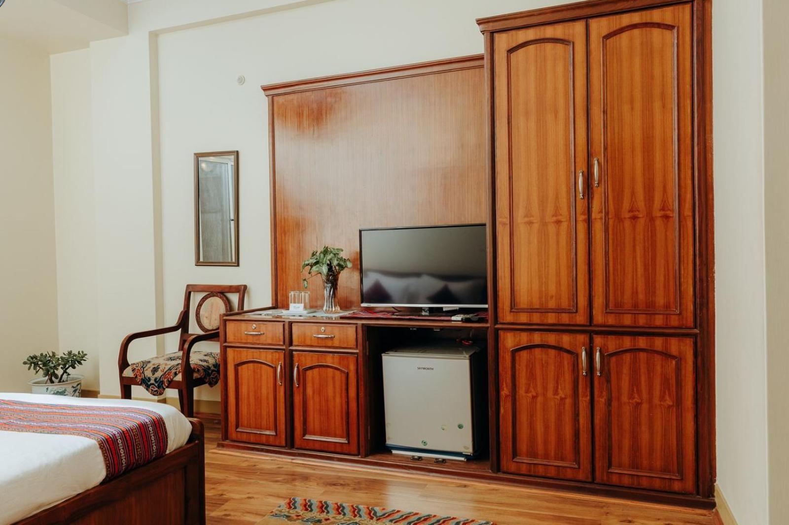 Tise Hotel Катманду Экстерьер фото